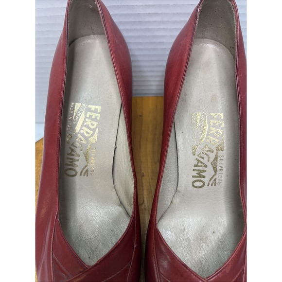 Vintage Salvatore Ferragamo Red Leather Pumps-Szie7.5/EU36-Classic Made in Italy - Picture 4 of 15